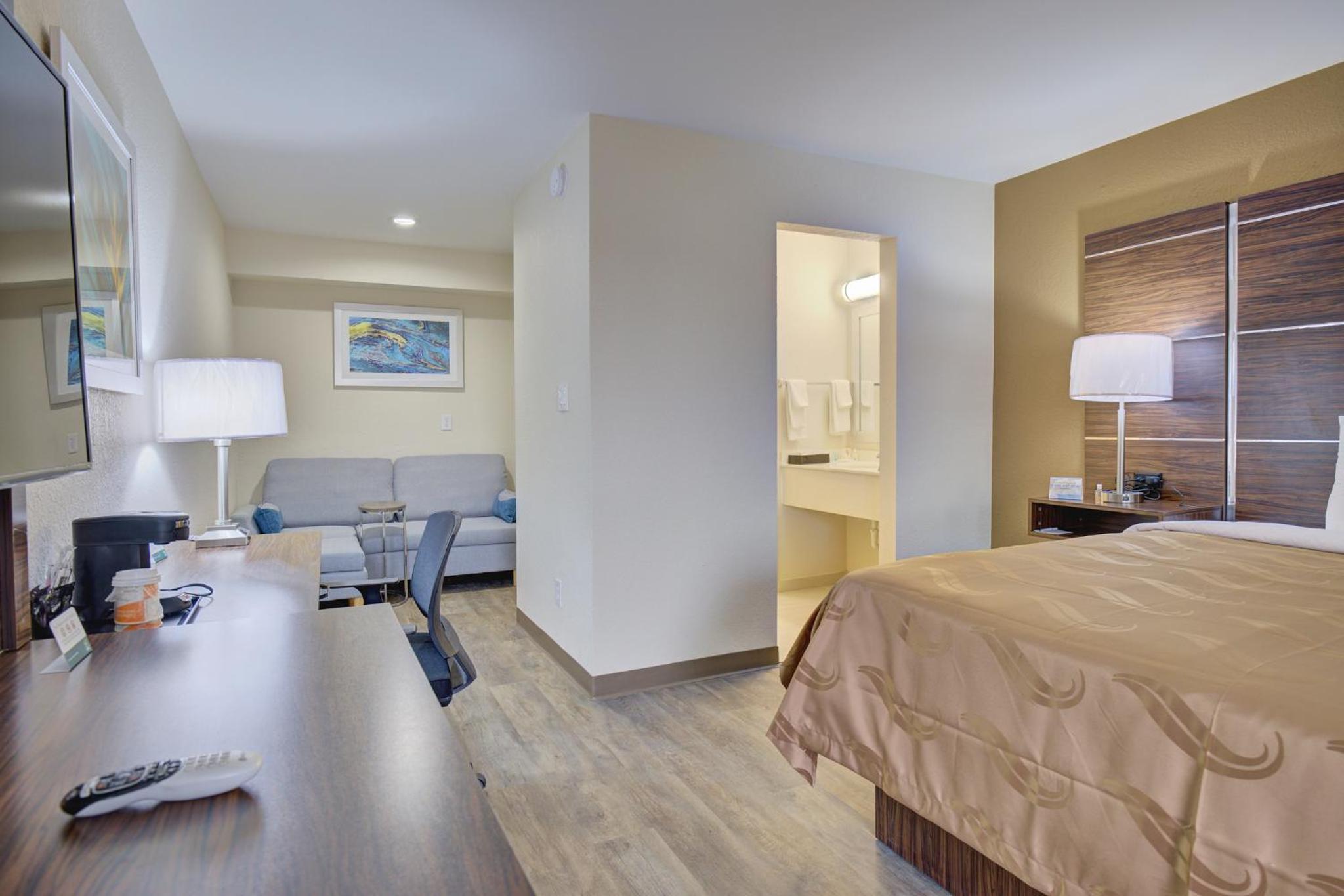 King Suite - Photo 1