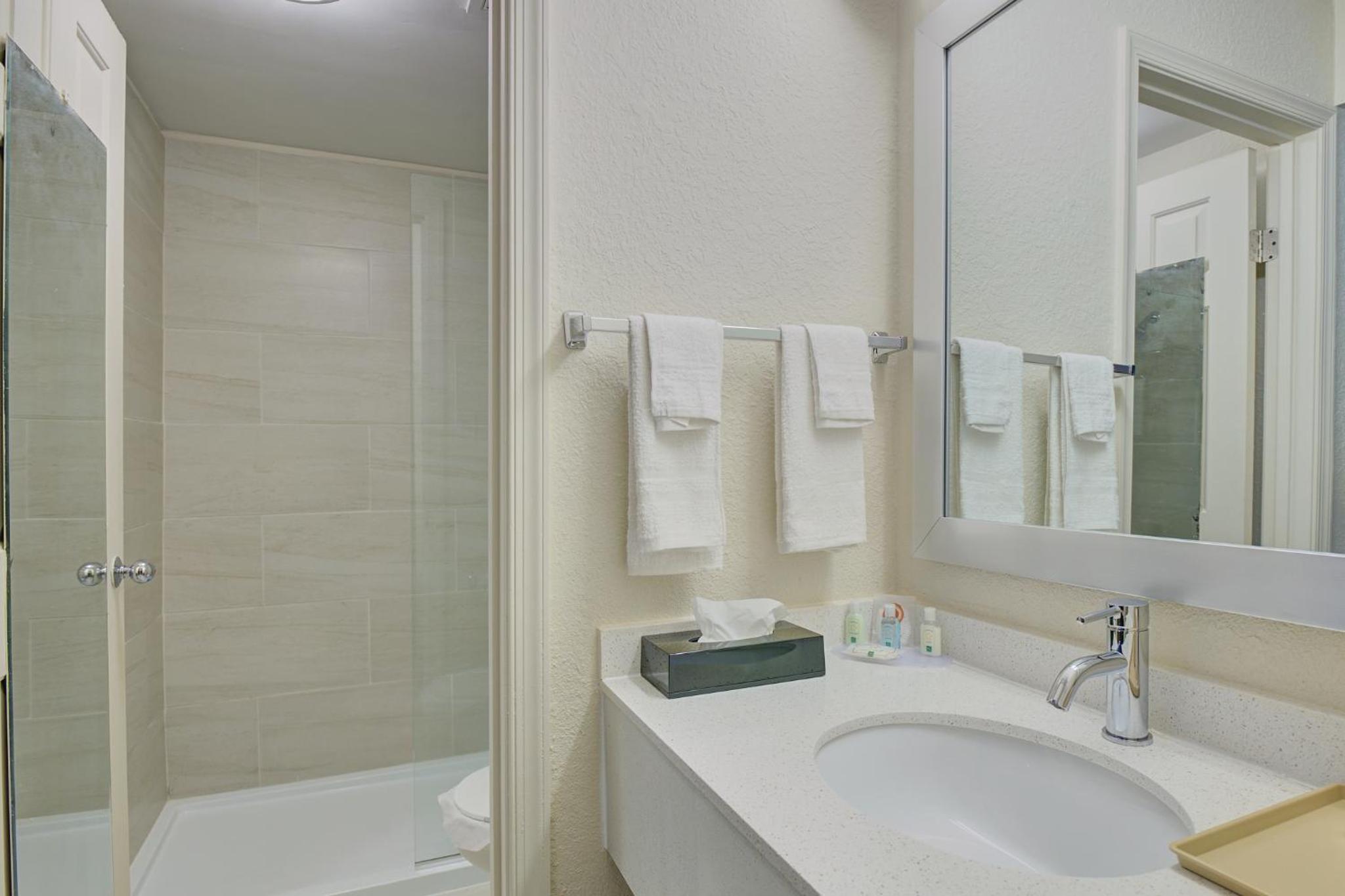Deluxe Queen Room photo 2