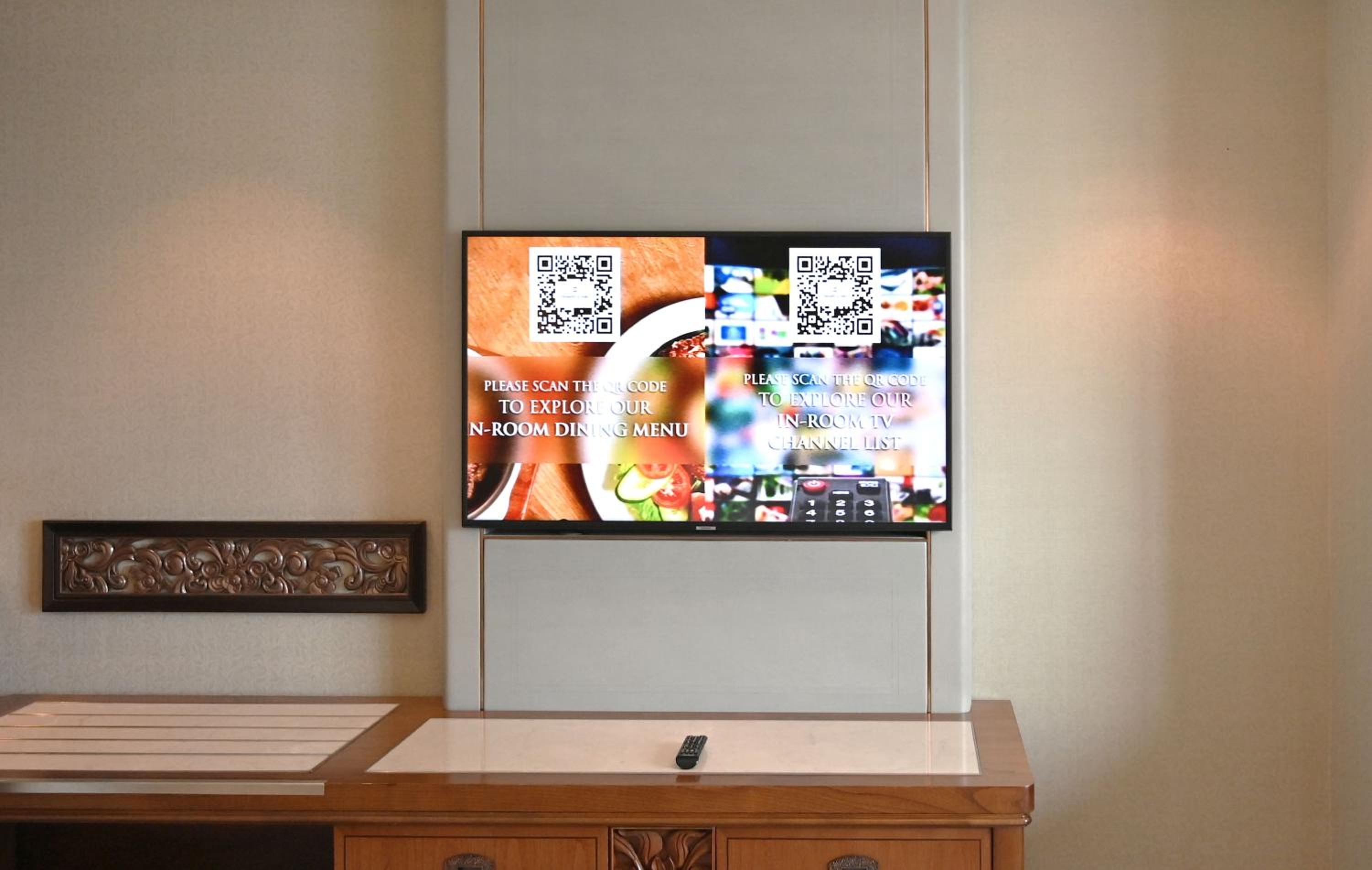 Deluxe King Room - Photo 2