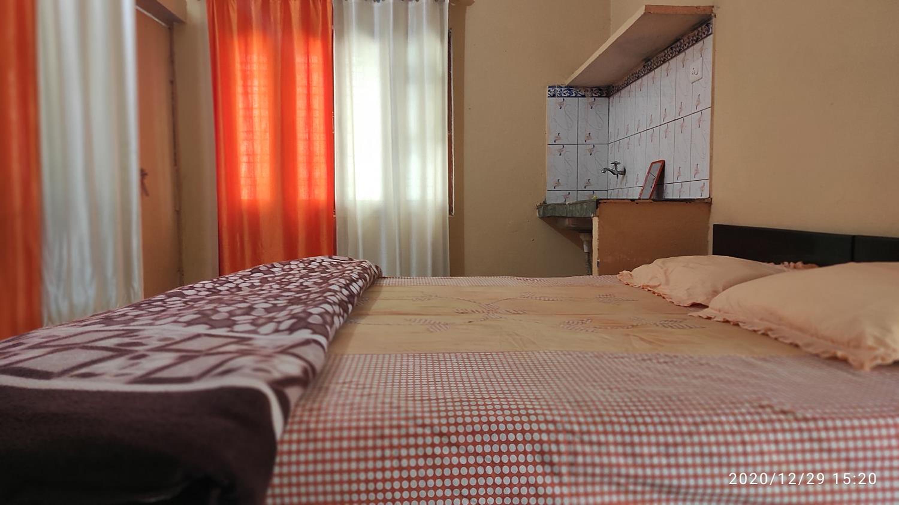 One-Bedroom House photo 1