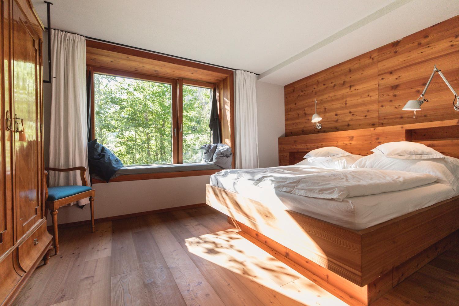 Deluxe Two-Bedroom Apartment with Balcony photo 3