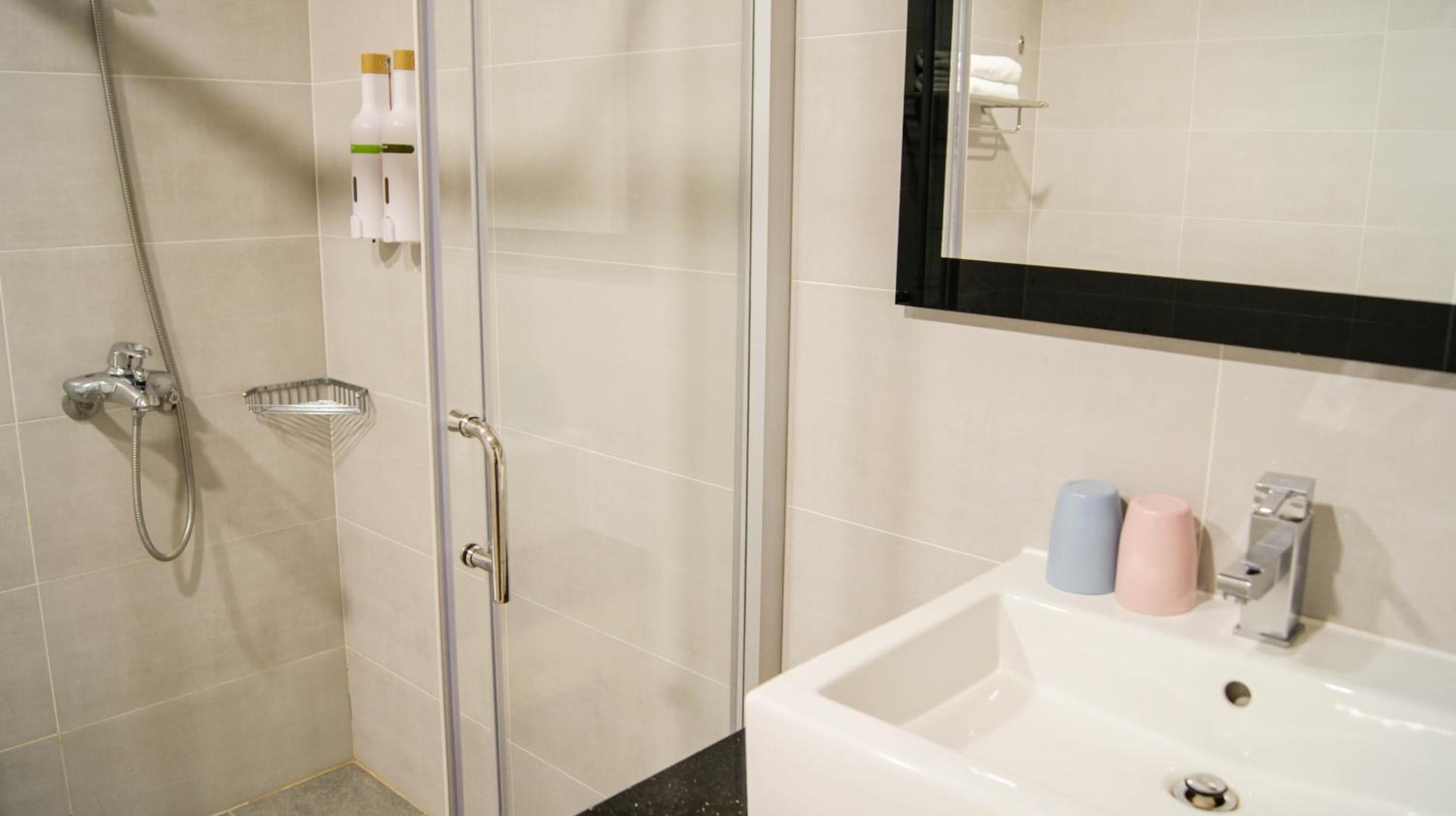 Standard Quadruple Room - Photo 5
