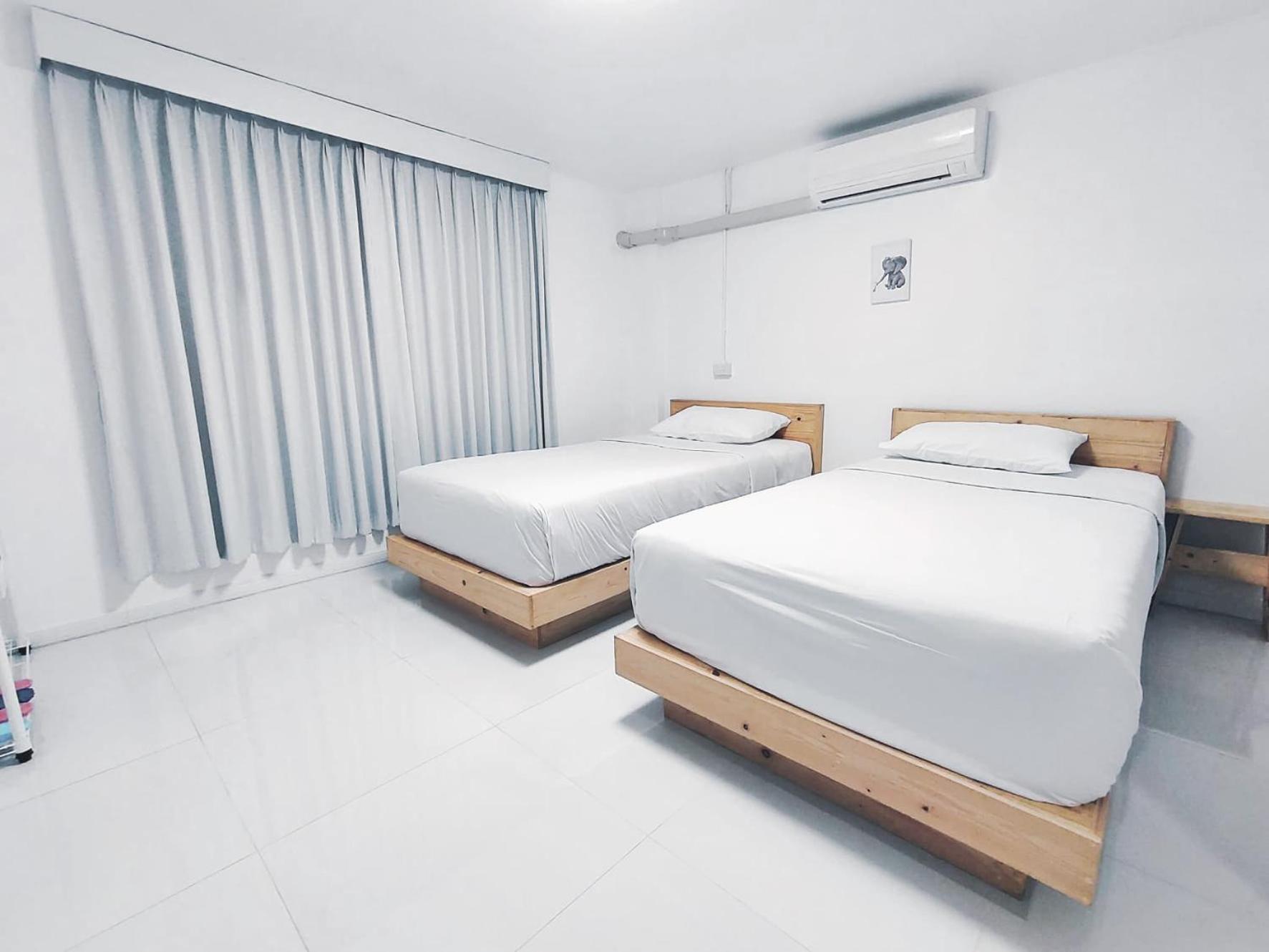 Twin Room - Photo 1
