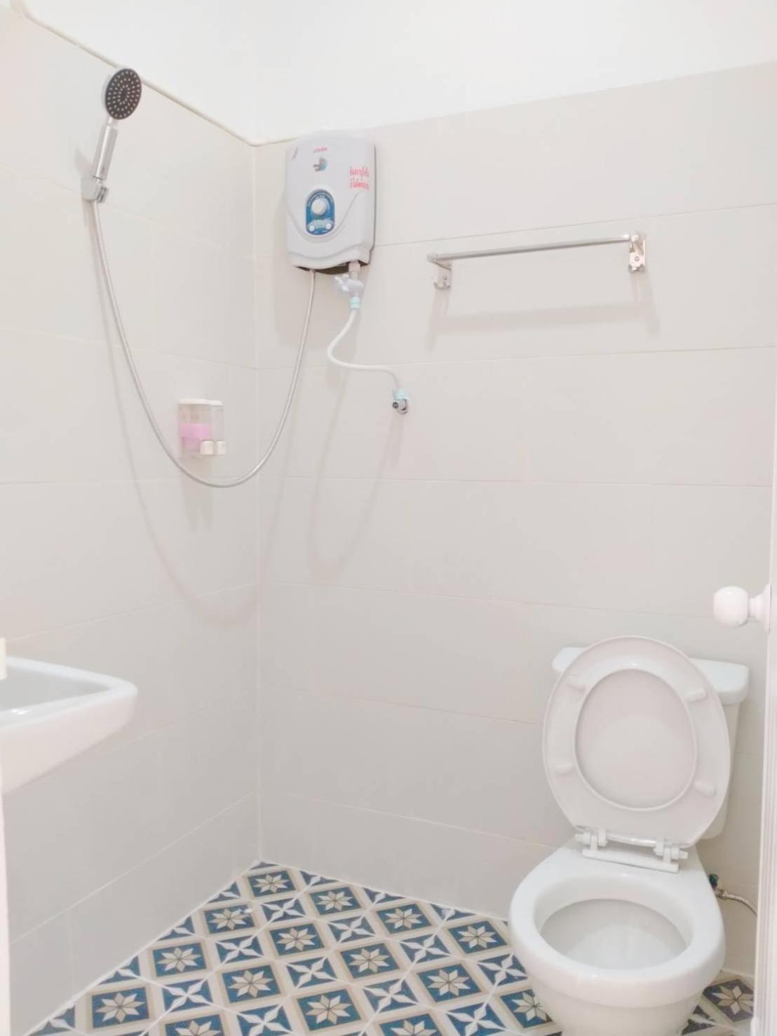 Double Room - Photo 11