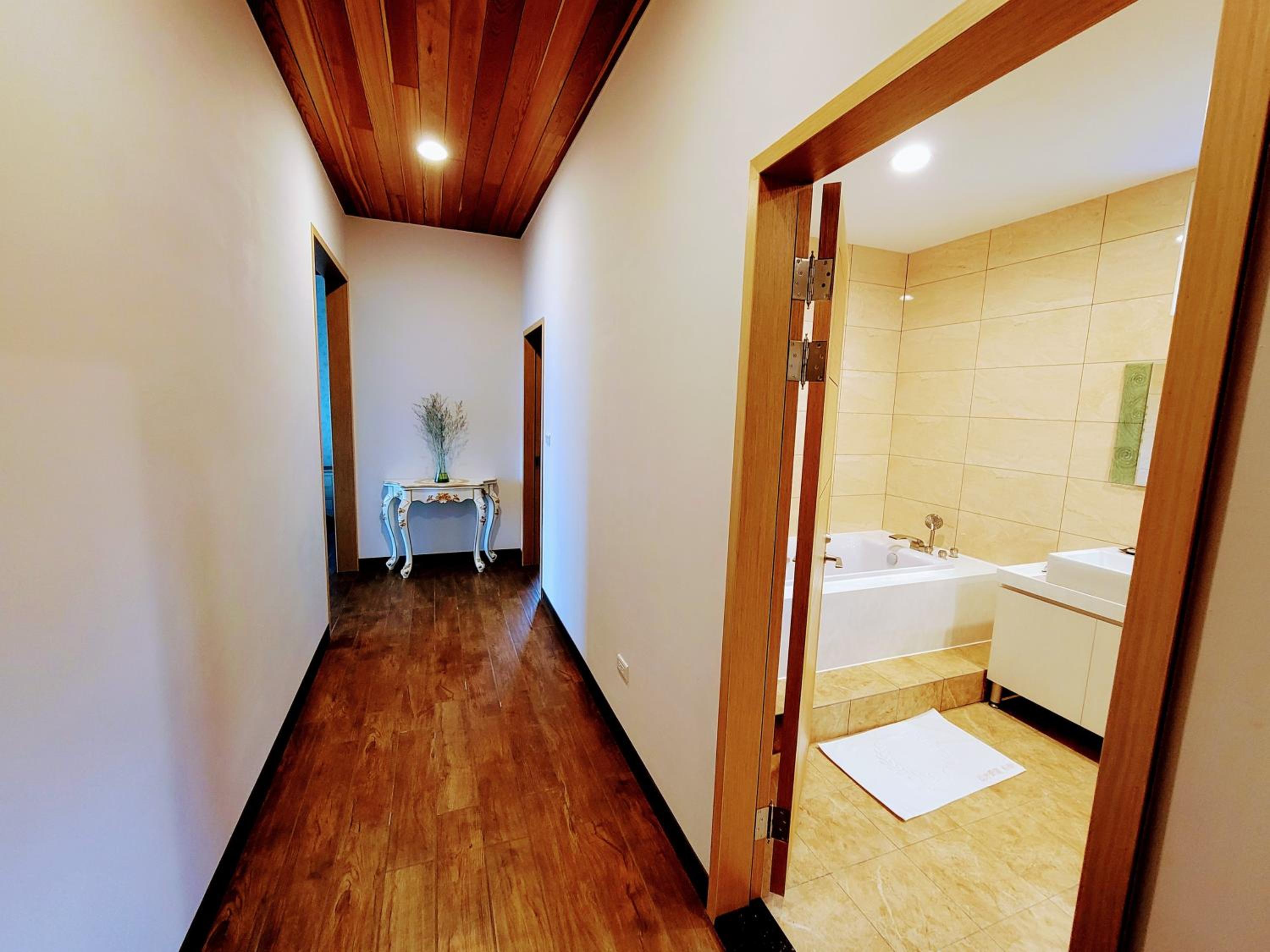Queen Room with Spa Bath photo 2