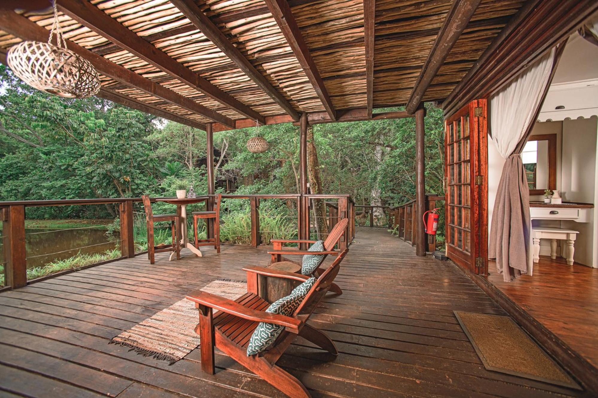 Downstairs Suite with Lake View photo 3