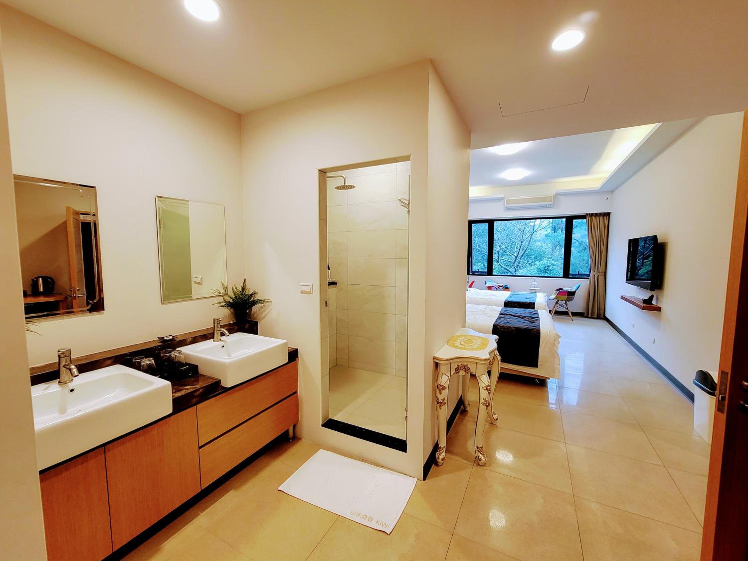 Quadruple Room with Mountain View photo 2