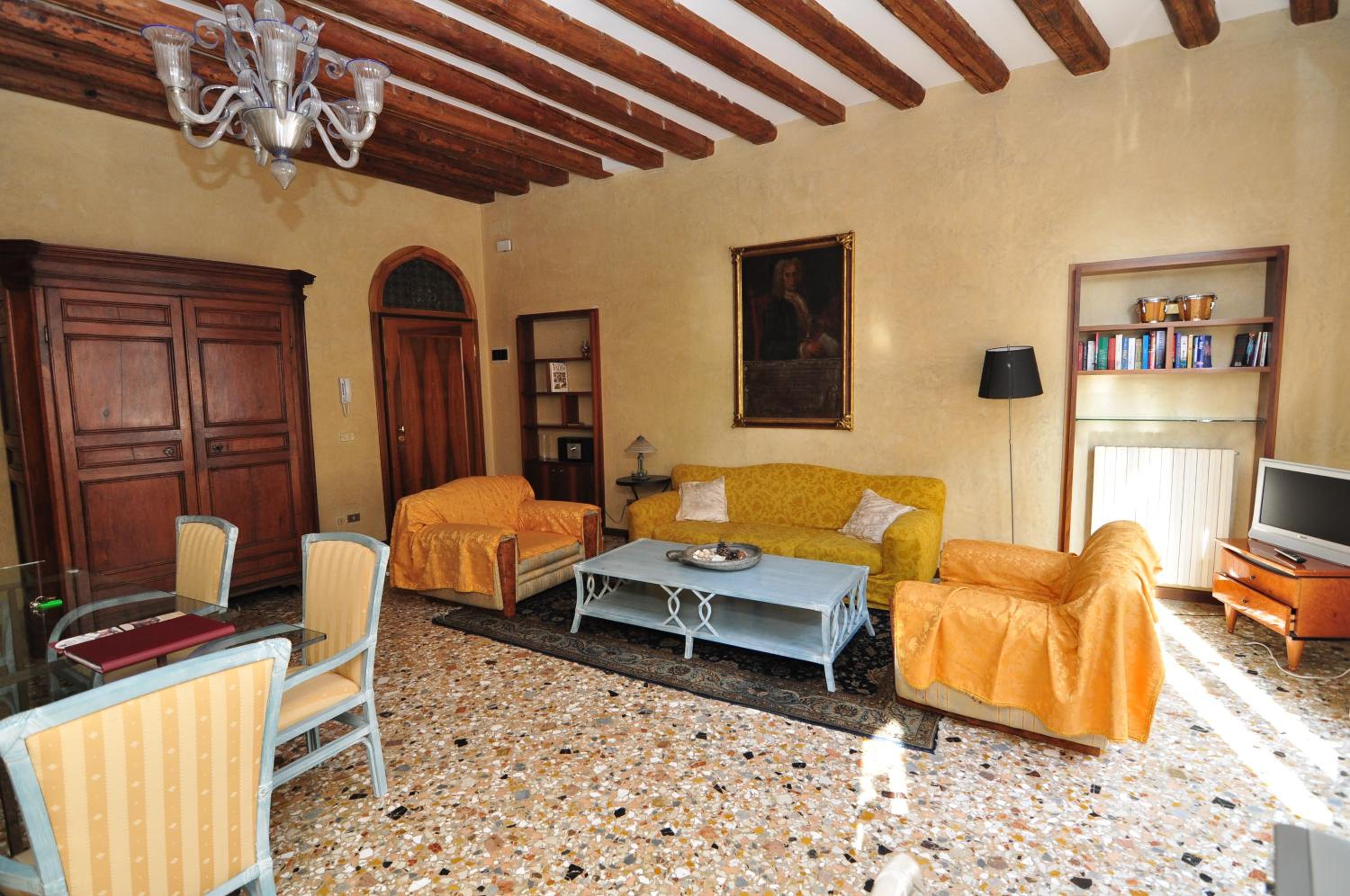Dimora Canaletto 2-Bedroom Apartment with Balcony photo 1