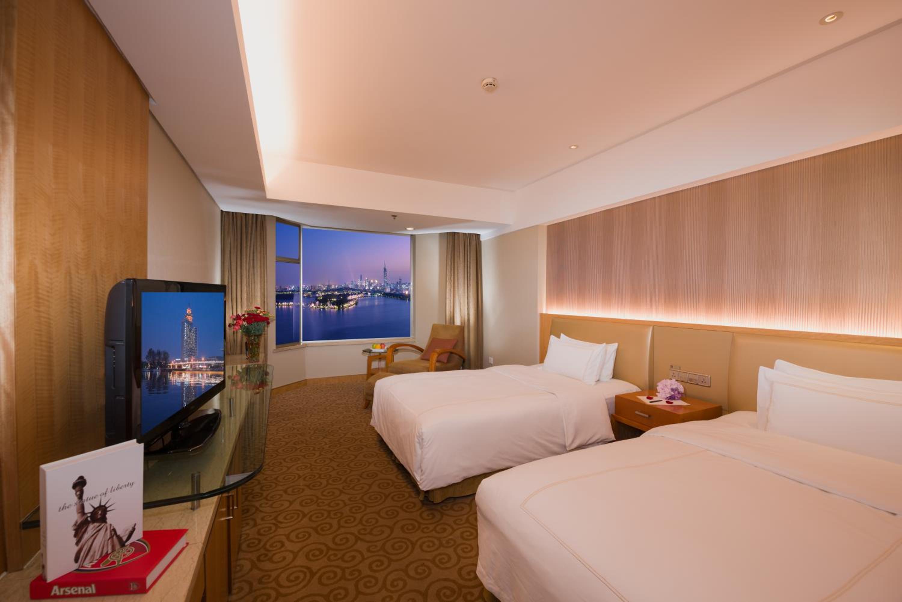 Standard Twin Room with City View photo 1