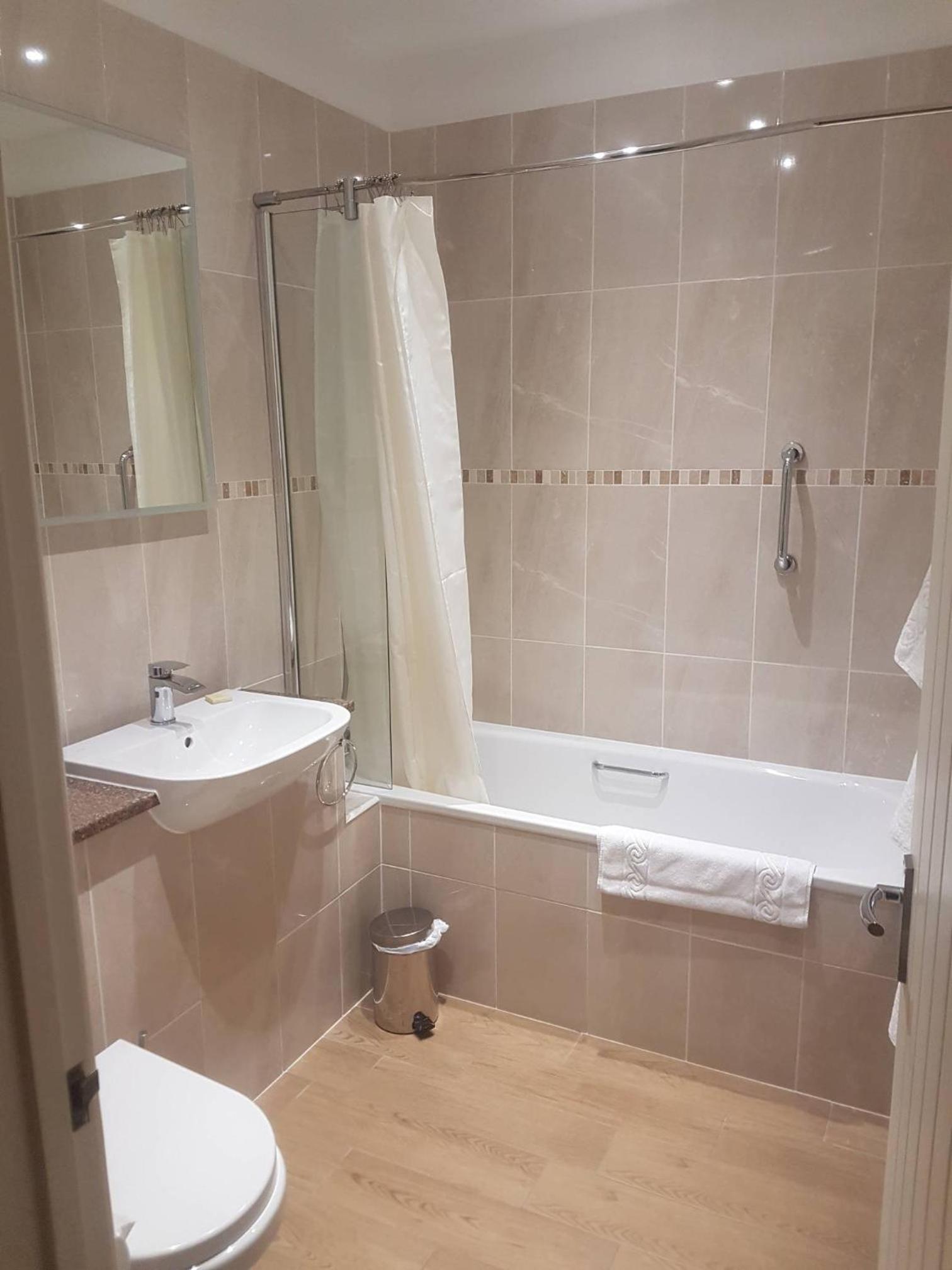 Double Room - Photo 4