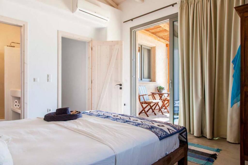 Three-Bedroom Villa photo 2