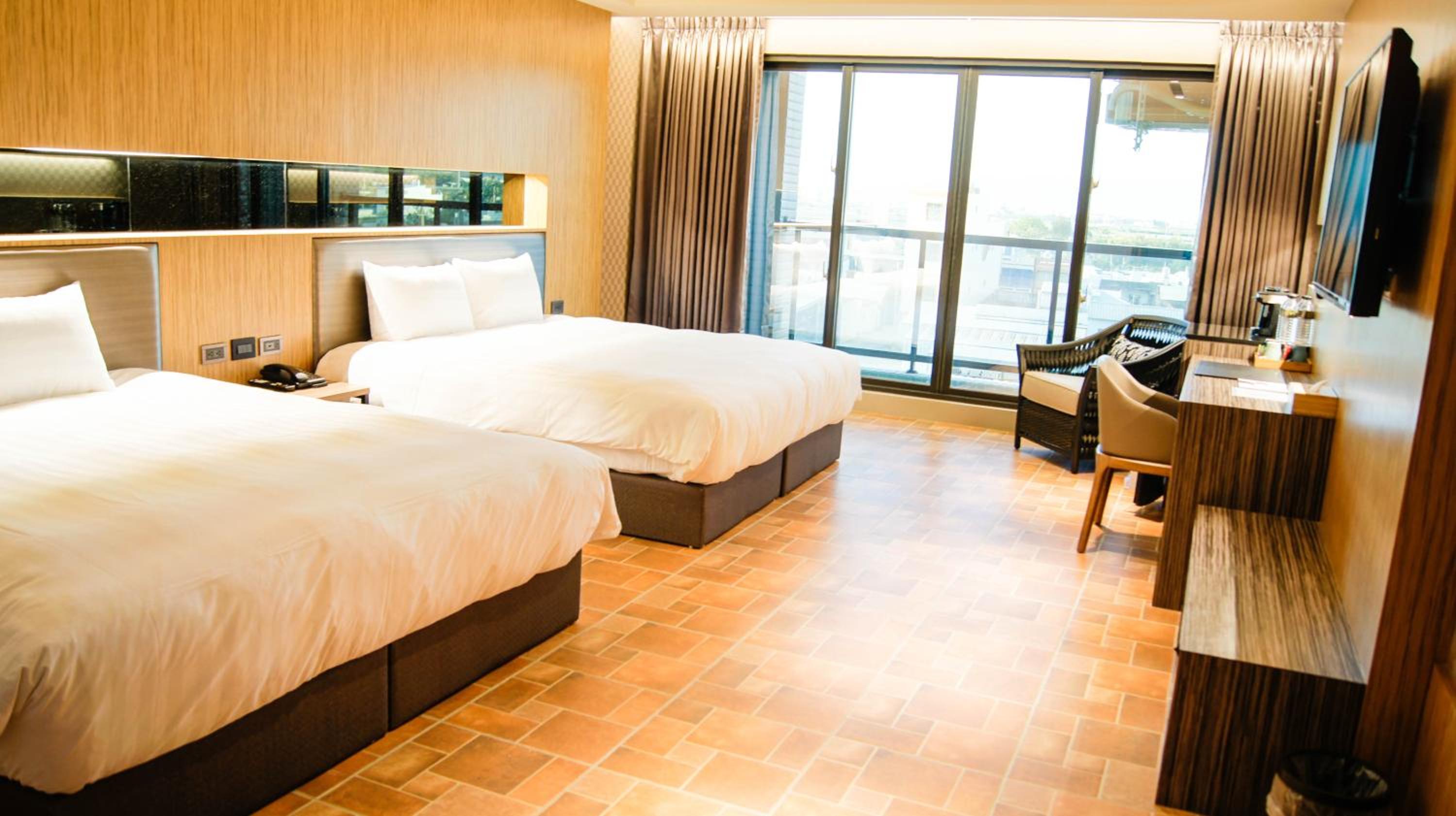 Quadruple Room with Sea View - Photo 6