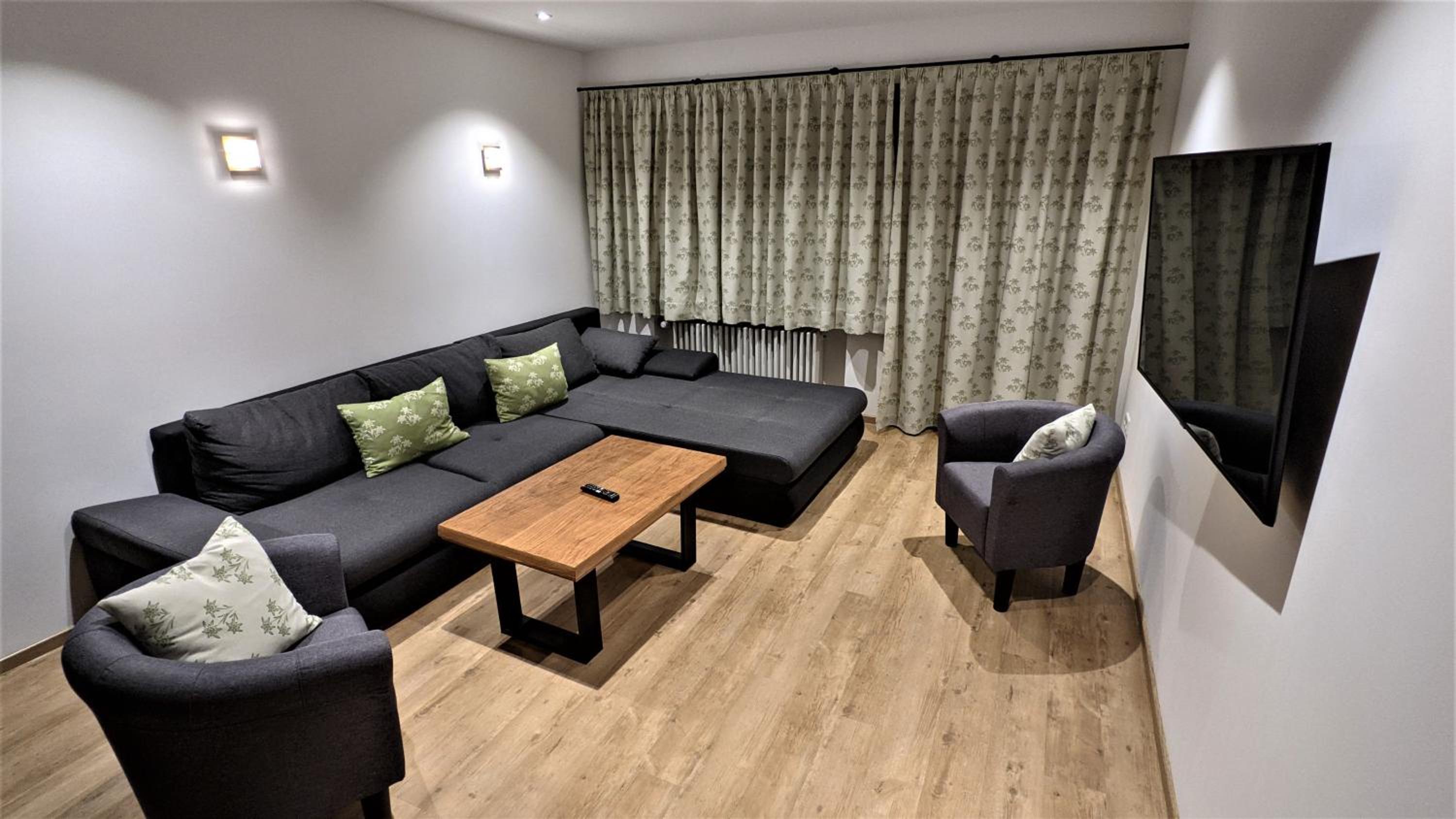 Two-Bedroom Apartment "Gr. Waxenstein"