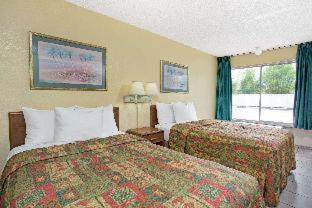Studio Suite with Two Queen Beds - Non-Smoking - Photo 1