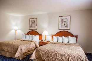 Deluxe Queen Room with Two Queen Beds - Non-Smoking - Photo 5