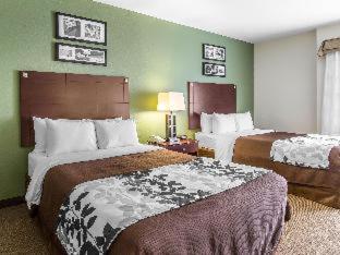Standard Queen Room with Two Queen Beds - Non Smoking - Photo 4