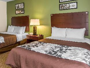 Standard Queen Room with Two Queen Beds - Non Smoking - Photo 5