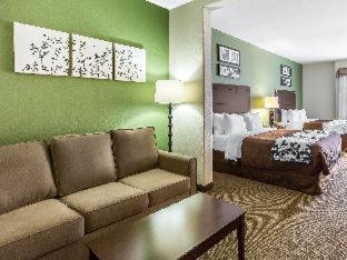 Standard Queen Room with Two Queen Beds - Non Smoking - Photo 6