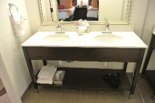 King Suite with Roll-In Shower and Sofa Bed - Disability/Non-Smoking - Photo 4