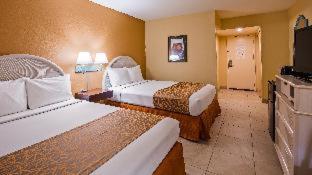King Room with Bath Tub - Mobility/Hearing Accessible - Non-Smoking thumbnail 6