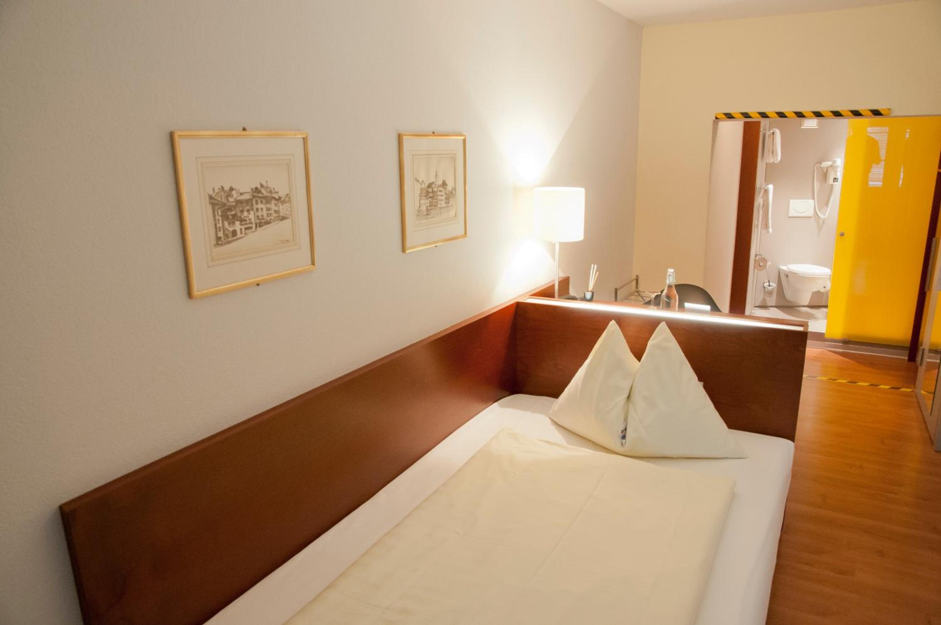 Standard Single Room photo 3