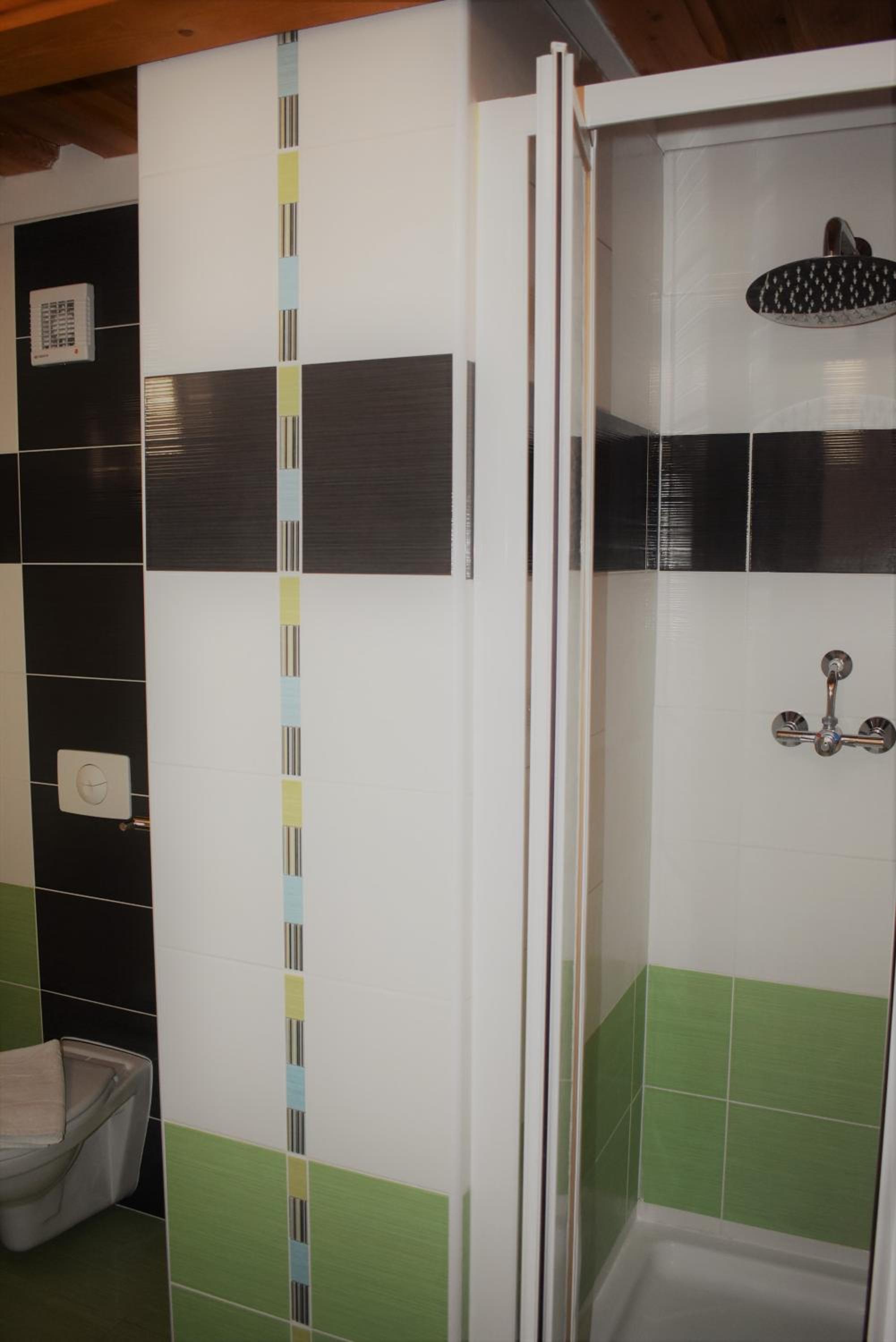 Double Room with Private Bathroom - Photo 5