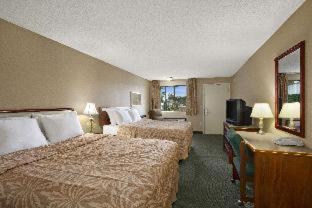 Deluxe Queen Room - Non-Smoking - Photo 2