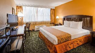 Double Room with Two Double Beds and Roll-in Shower - Mobility/Hearing Accessible - Non-Smoking