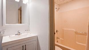 Two-Room King Suite with Sofa Bed and Full Kitchen - Pet Friendly/Non-Smoking - Photo 6