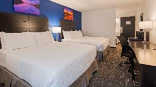 Queen Room with Walk-In Shower and Sofa Bed - Disability/Non-Smoking - Photo 2