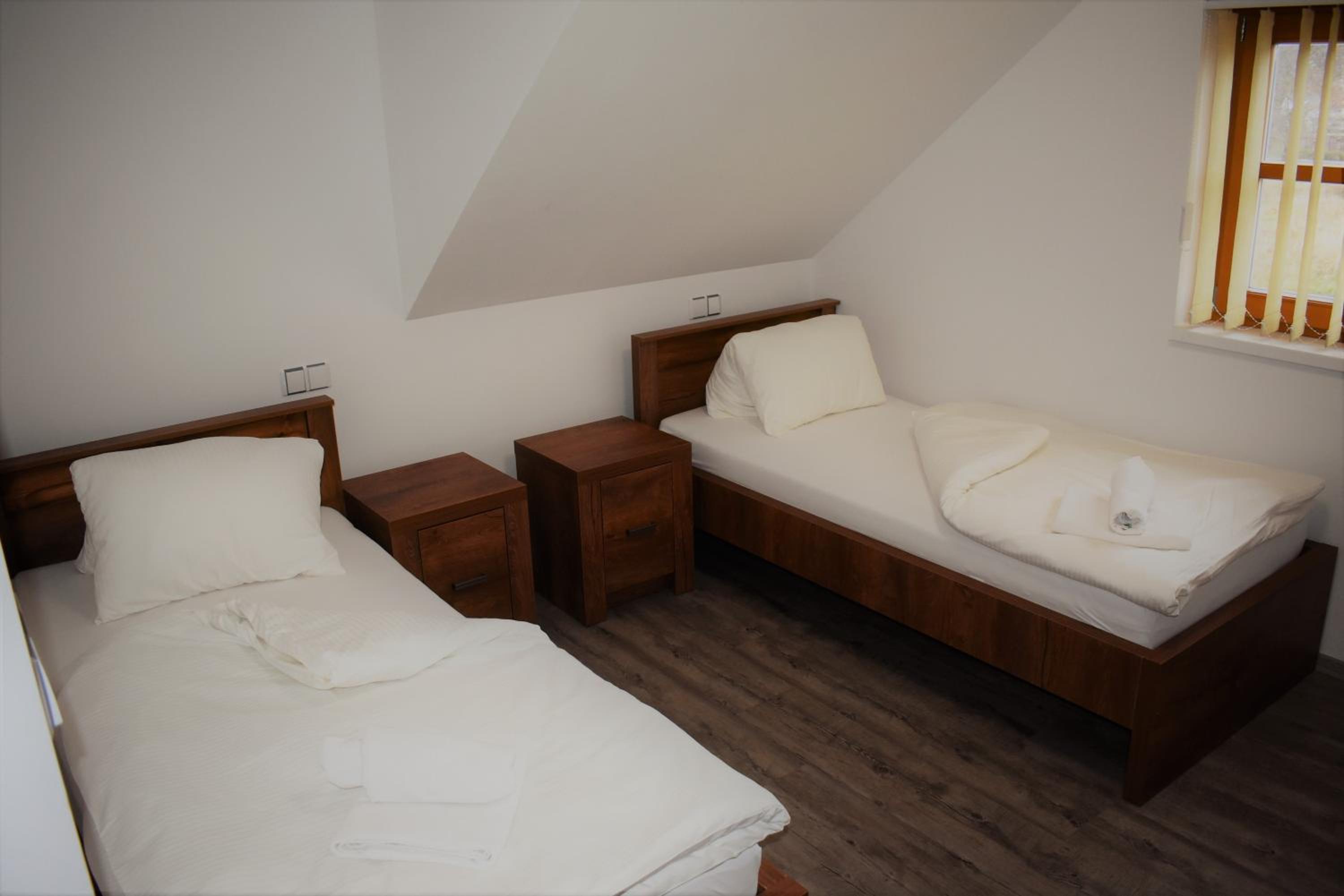 Twin Room with Private Bathroom - Photo 22