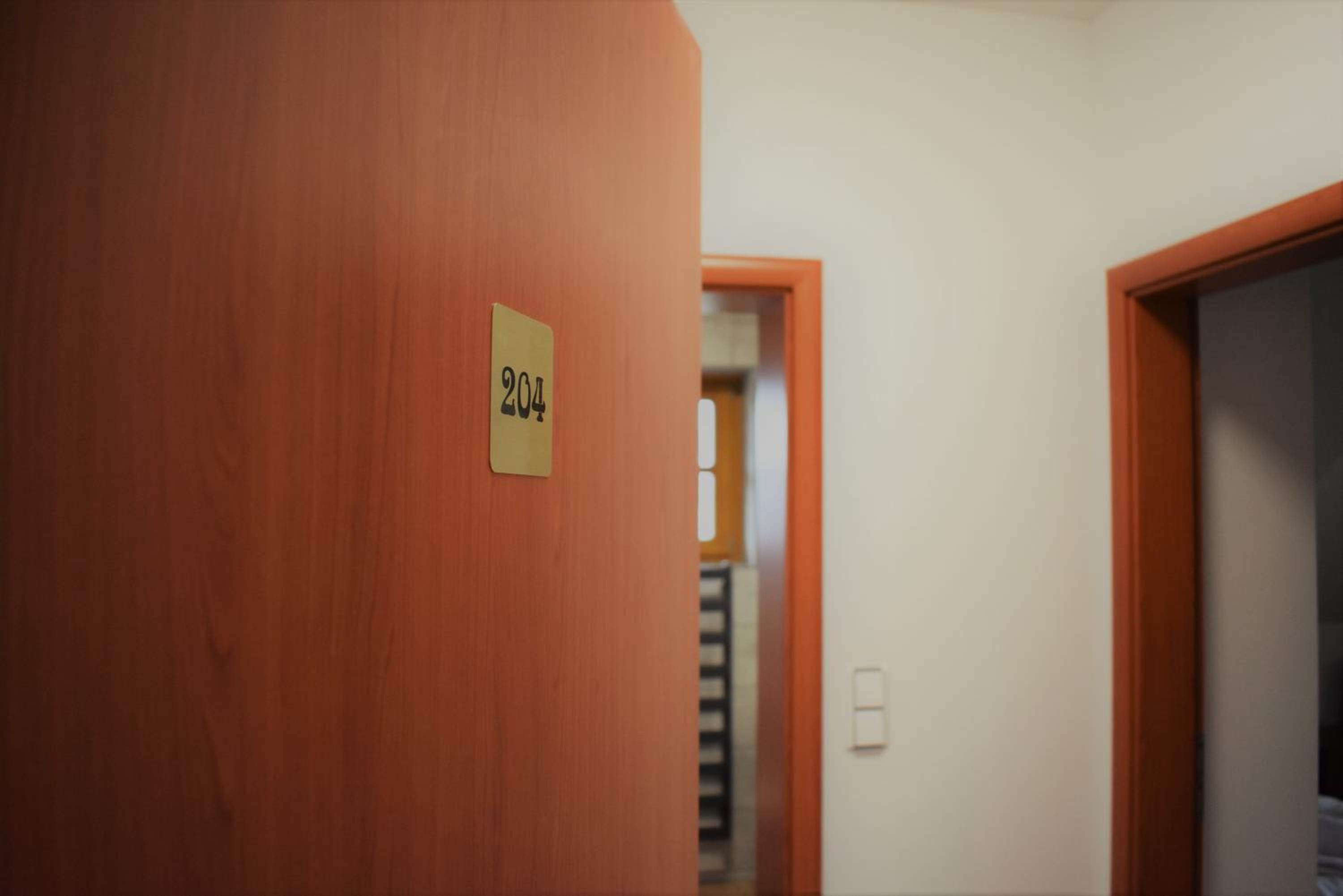 Twin Room with Private Bathroom - Photo 20