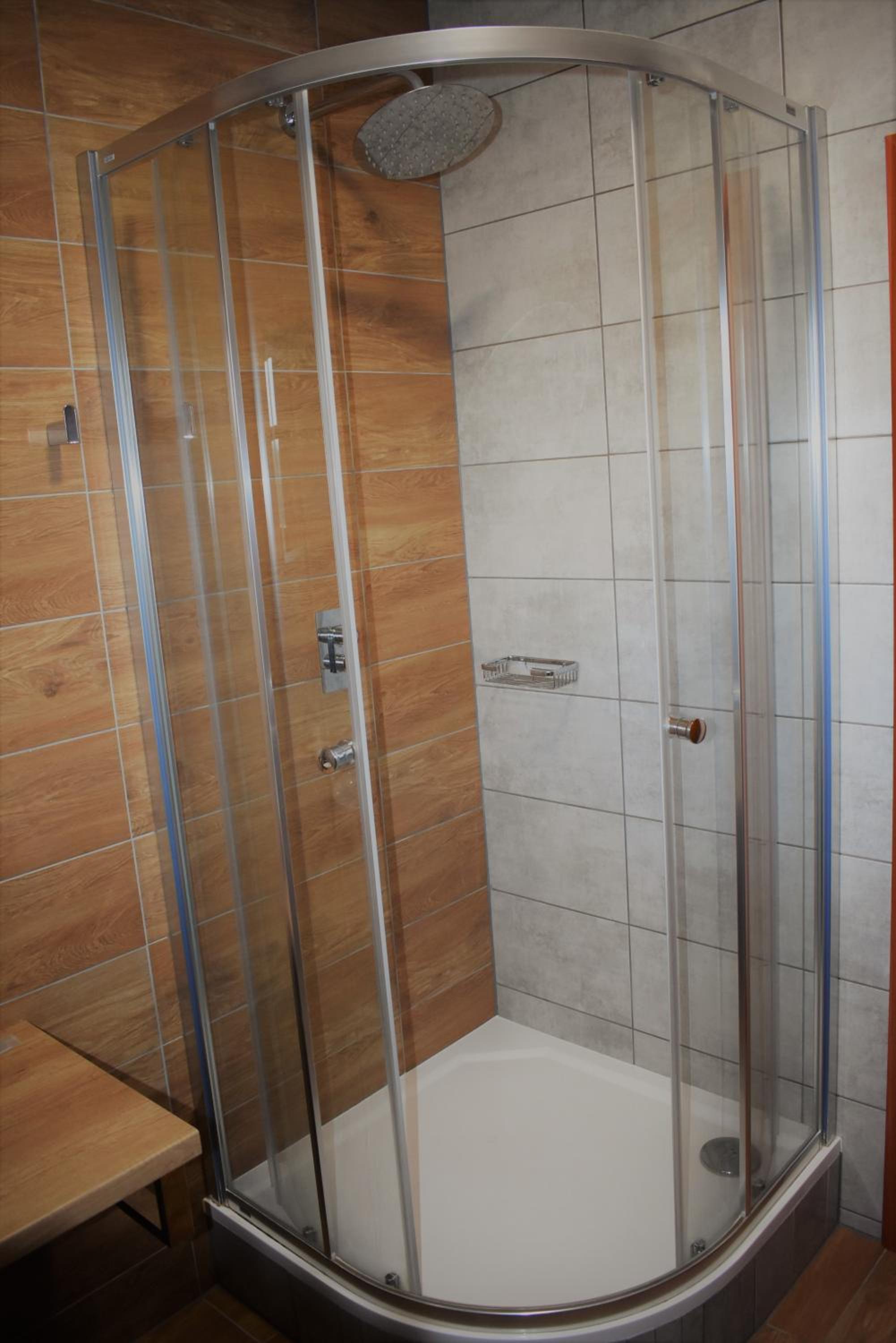 Twin Room with Private Bathroom - Photo 23
