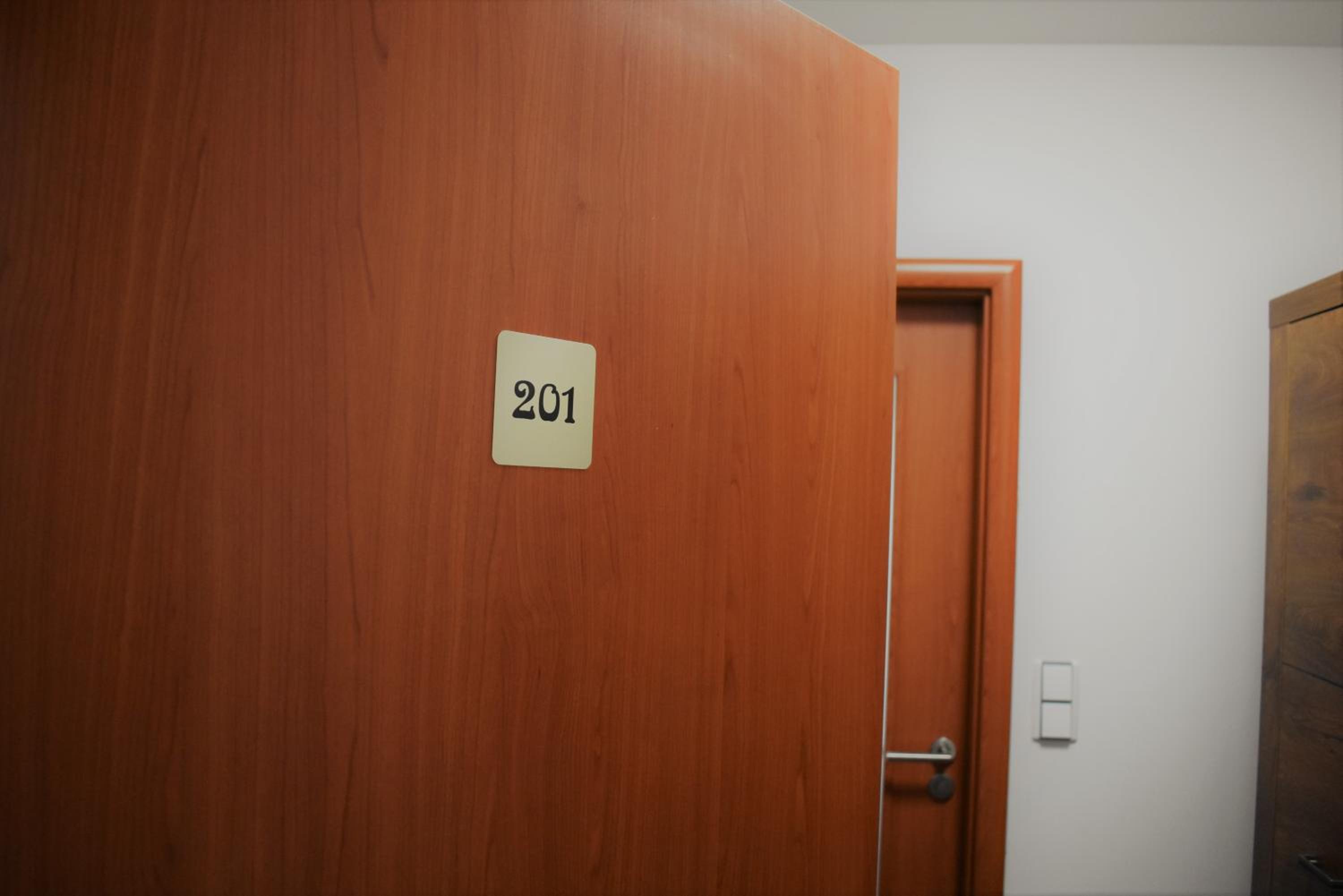 Twin Room with Private Bathroom - Photo 16