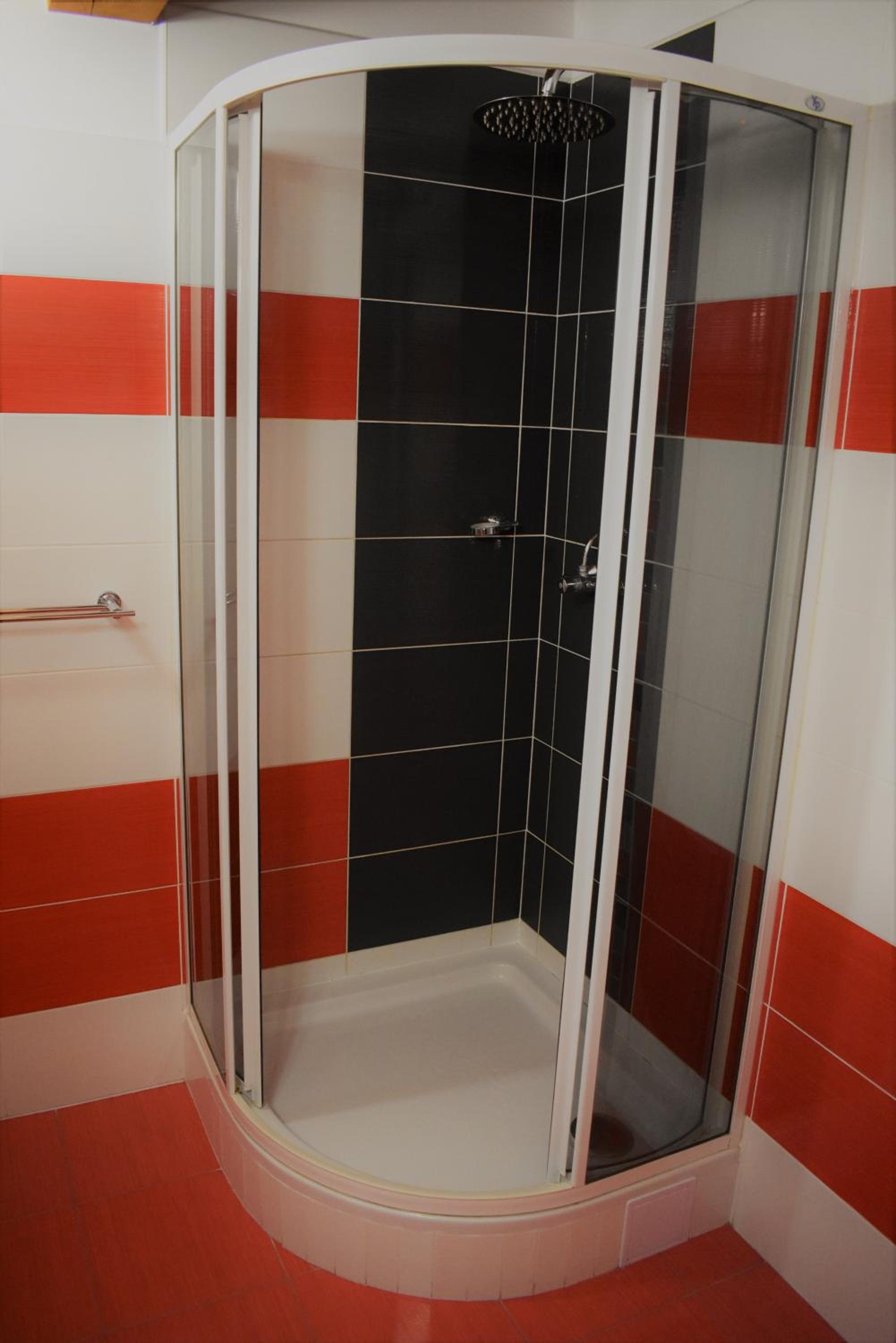 Twin Room with Private Bathroom - Photo 15
