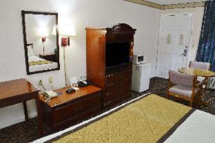 Standard King Room with Sofa Bed - Non Smoking - Photo 6