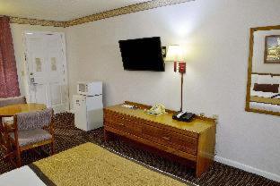 Standard King Room with Sofa Bed - Non Smoking - Photo 4