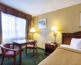 King Suite with Spa Bath - Smoking - Photo 4