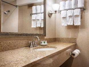 King Room with Bath Tub - Communication Assistance/Non-Smoking - Photo 2