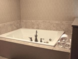 King Room with Bath Tub - Communication Assistance/Non-Smoking - Photo 4