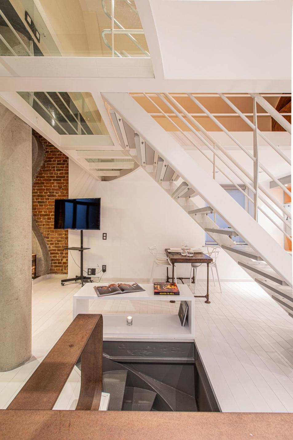 Duplex Apartment - Photo 2