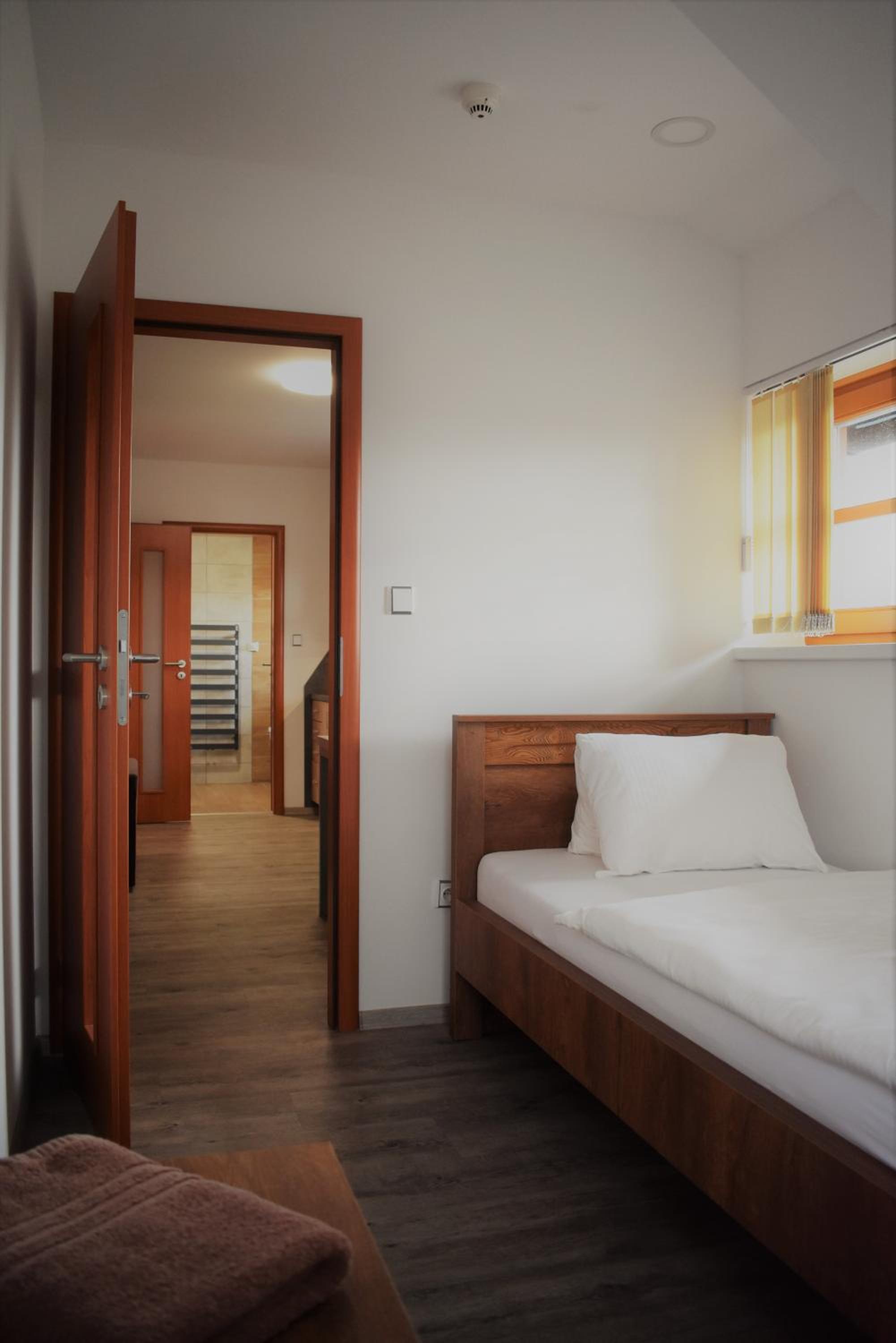 Apartment with Shower - Photo 3