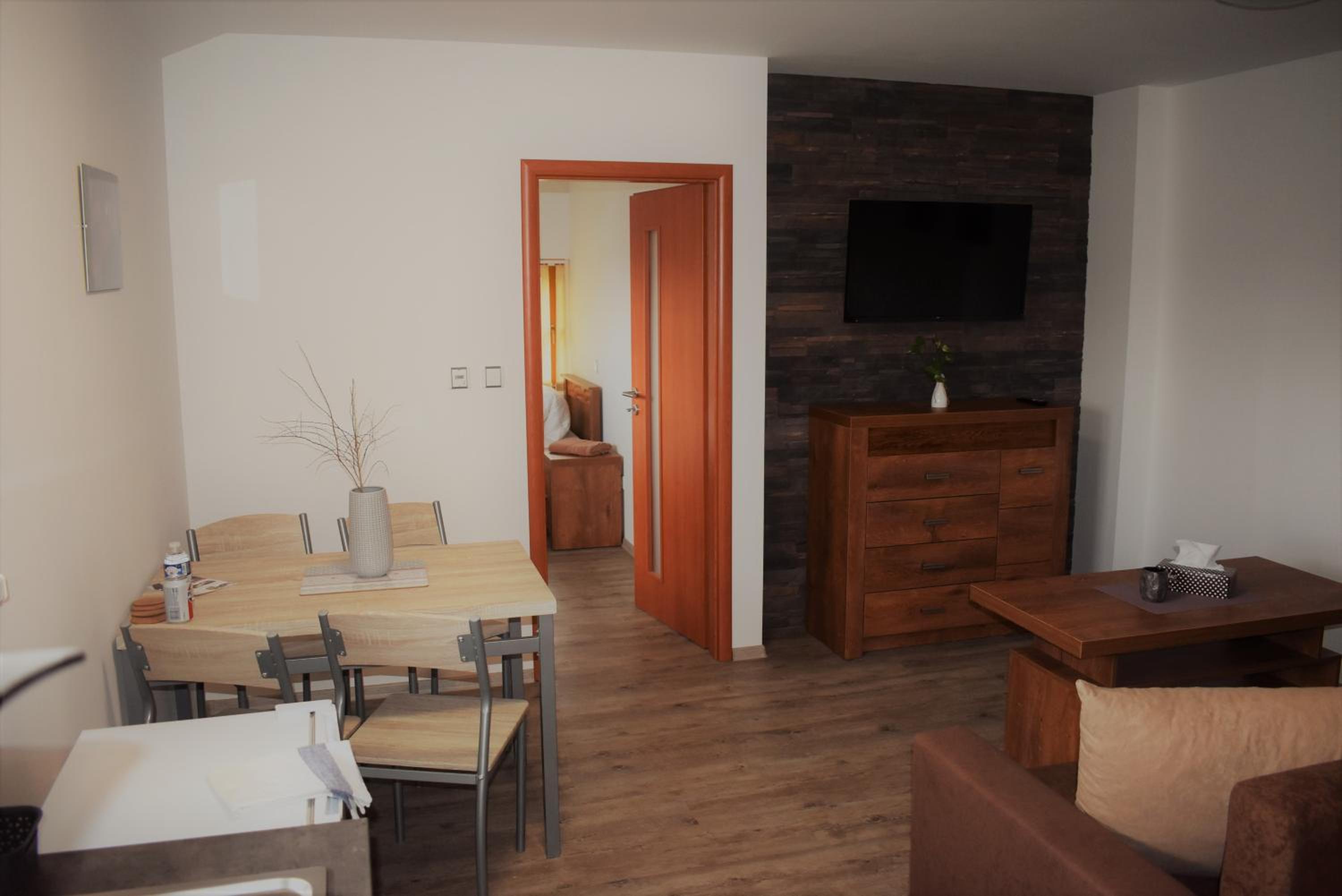 Apartment with Shower - Photo 4