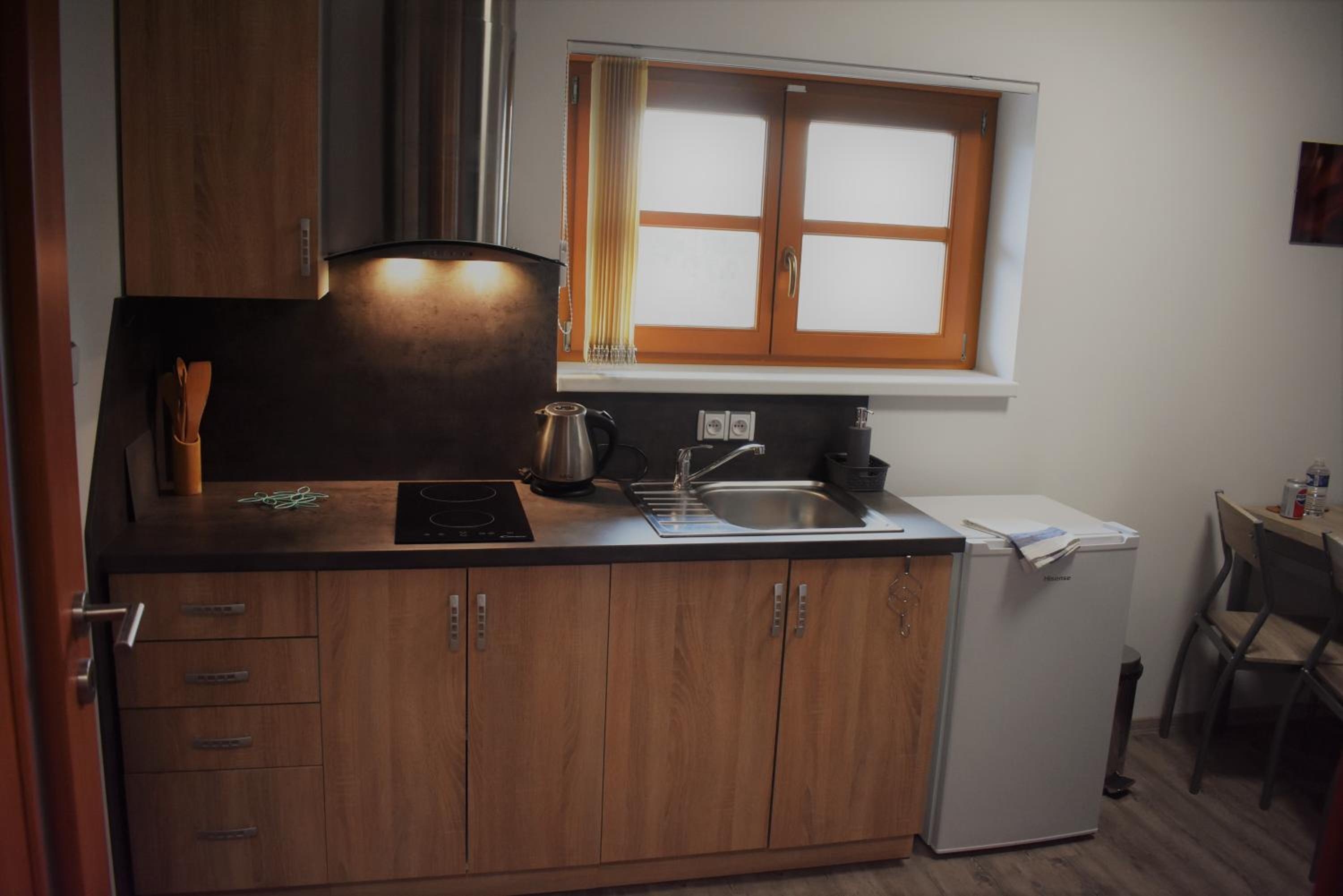 Apartment with Shower - Photo 6