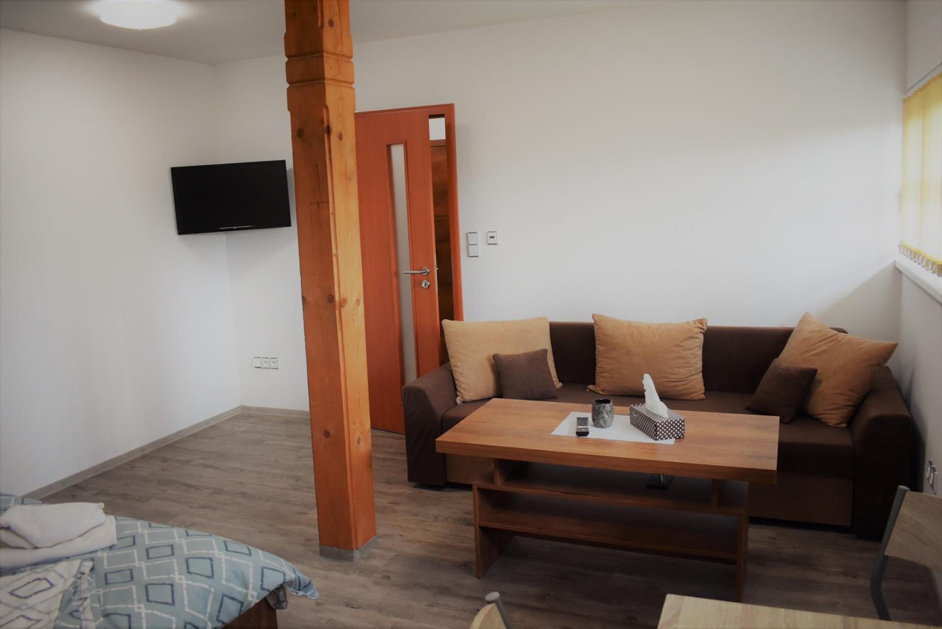 Deluxe Double Room with Extra Bed - Photo 2