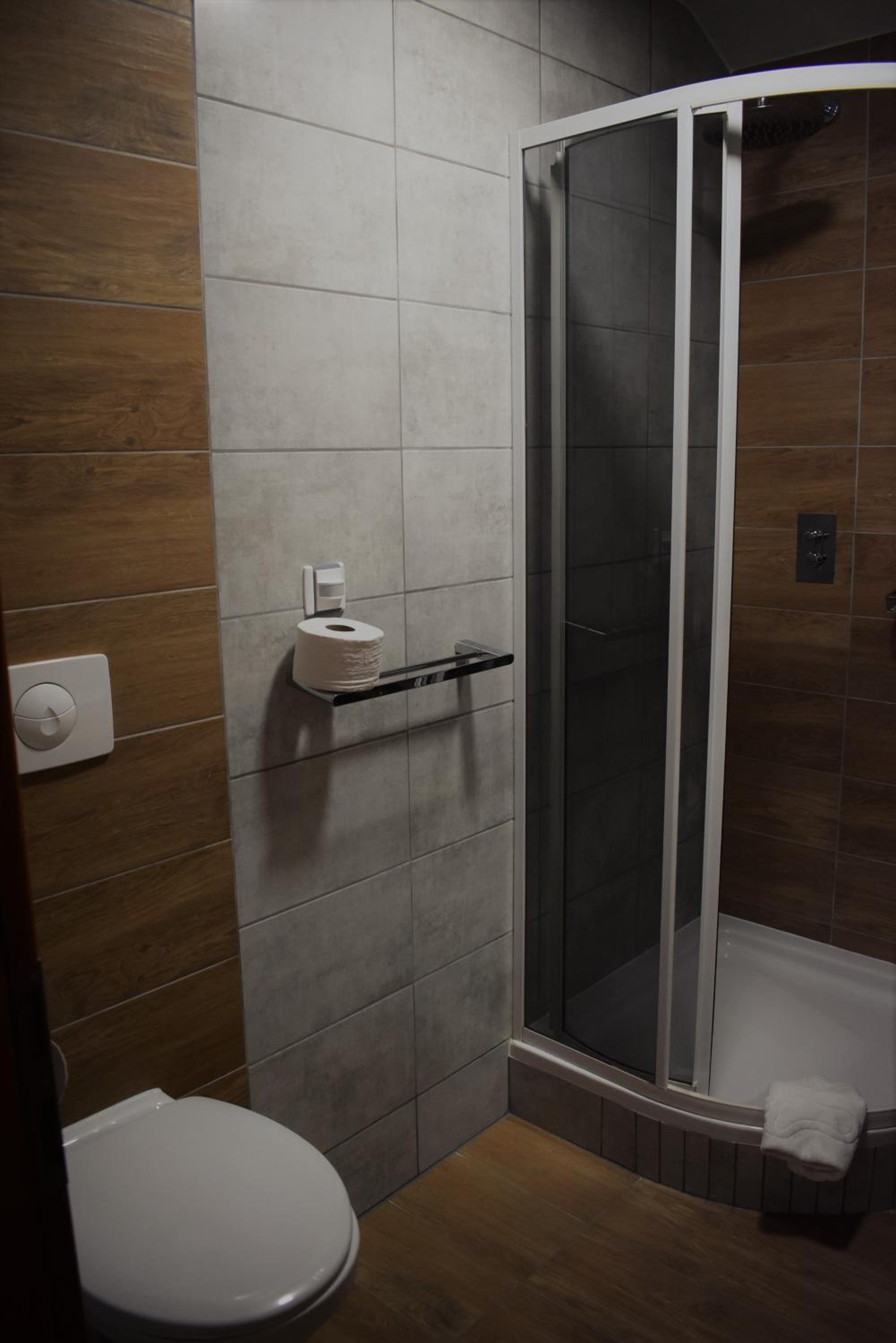 Deluxe Double Room with Extra Bed - Photo 4