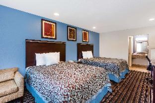 King Room - Non-Smoking - Photo 3