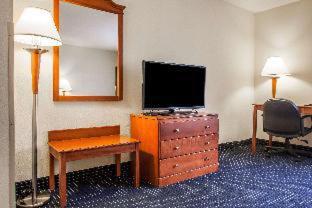 Quadruple Room - Non-Smoking - Photo 3