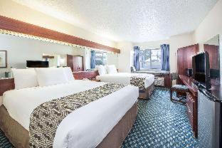 King Suite with One King Bed and Bathtub with Grab Bars - Mobility Accessible - Non-Smoking photo 2
