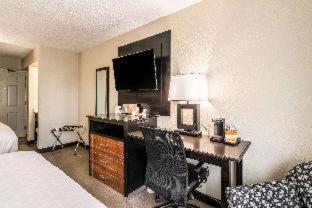 Queen Room with Two Queen Beds - Non Smoking